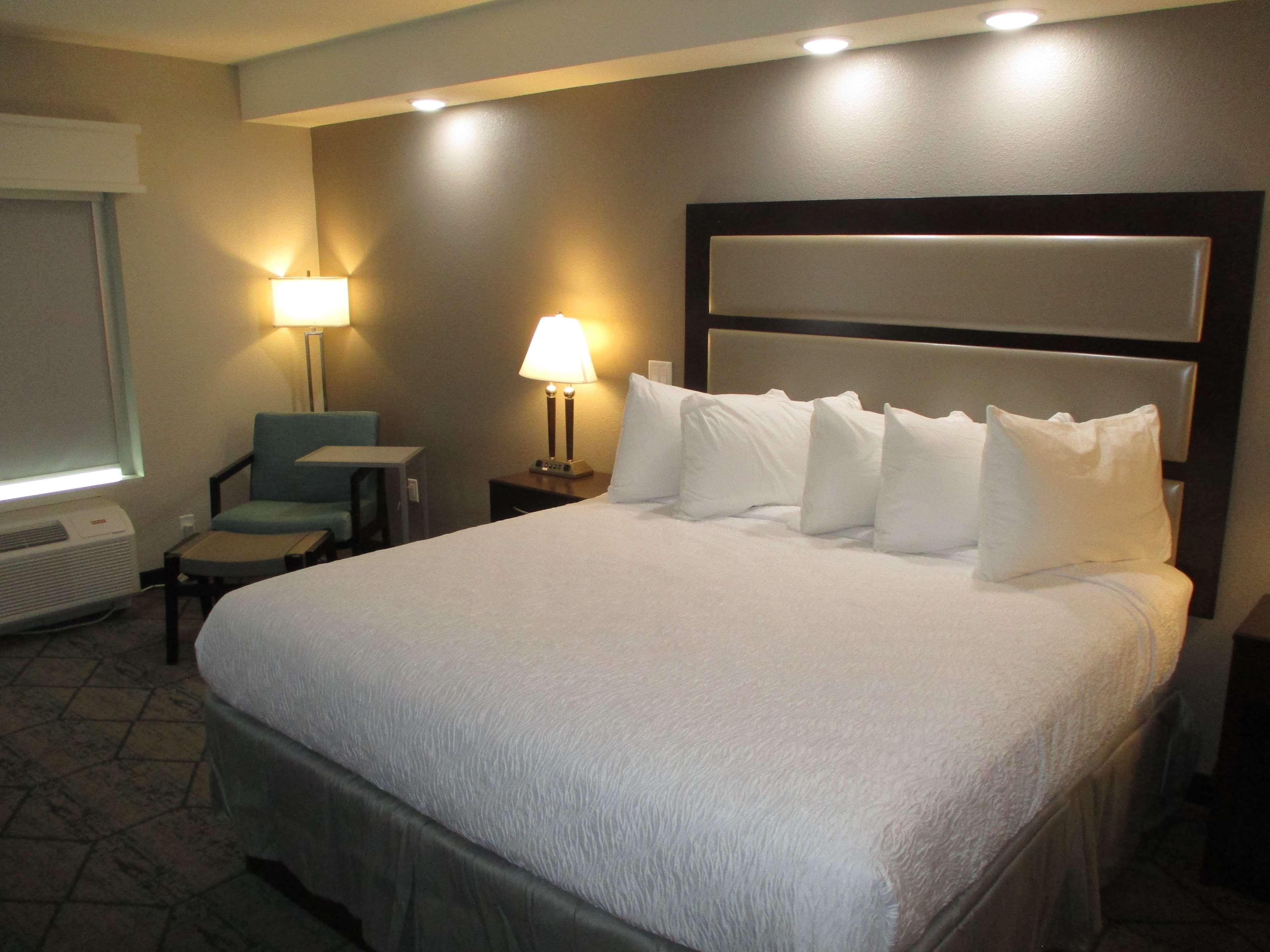 Best Western Plus Mcpherson Zewnętrze zdjęcie